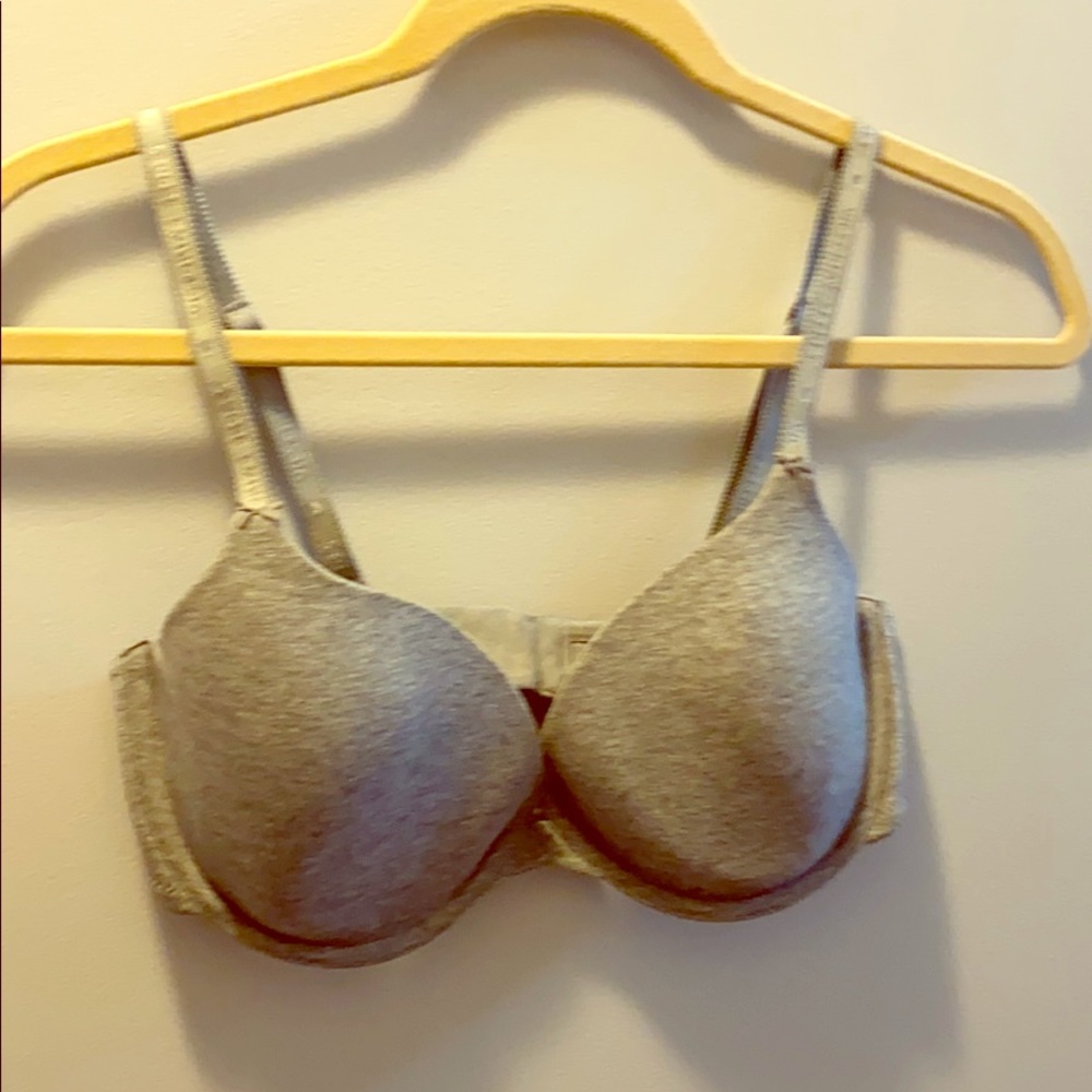 Victoria’s Secret cotton bra